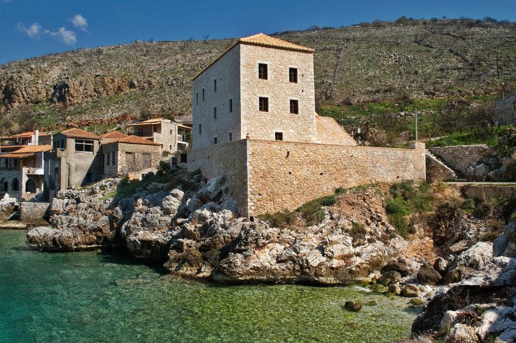 Mavromichalai Hotel Liménion Exterior foto