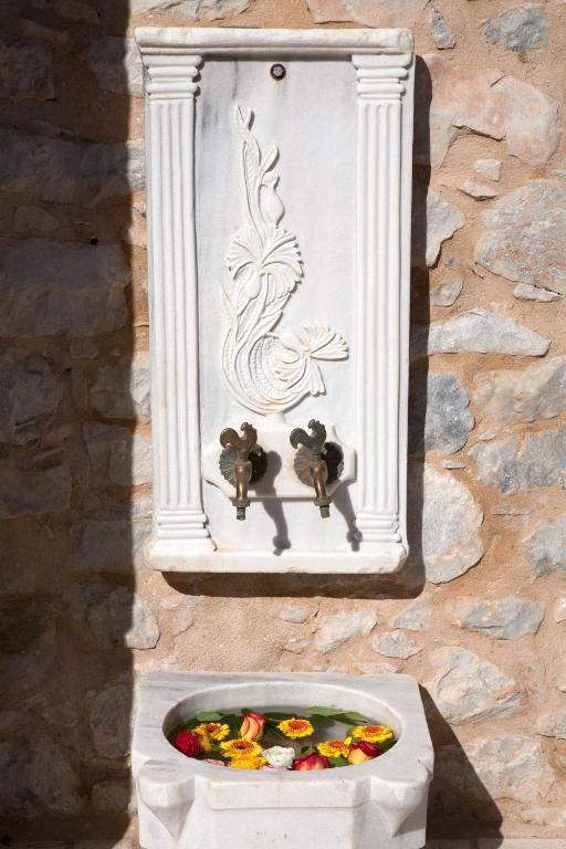 Mavromichalai Hotel Liménion Exterior foto