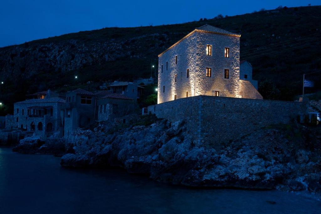 Mavromichalai Hotel Liménion Exterior foto